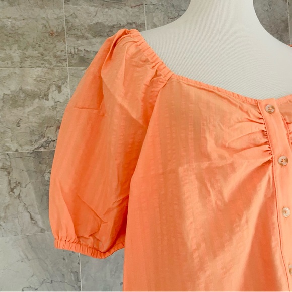 TORRID Papaya Punch Seersucker Button Front Crop Top - Picture 4 of 8